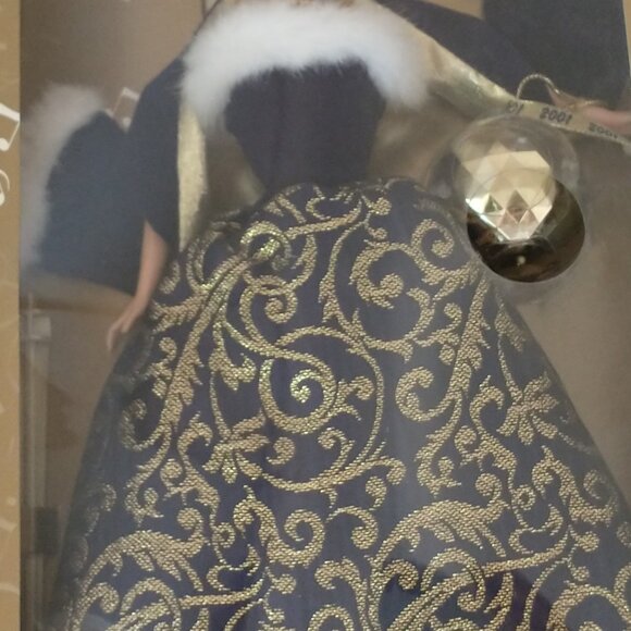 2001 Ring in the New Year Barbie - Picture 8 of 8